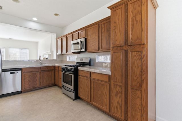 3920 Mount Ritter Ct, Stockton, CA 95212