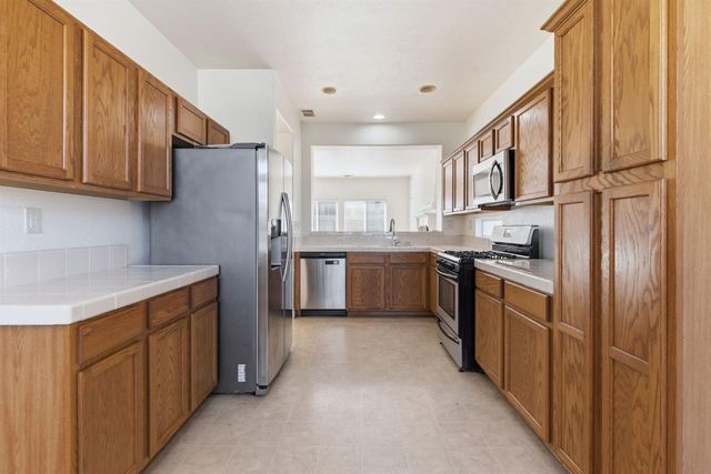 3920 Mount Ritter Ct, Stockton, CA 95212