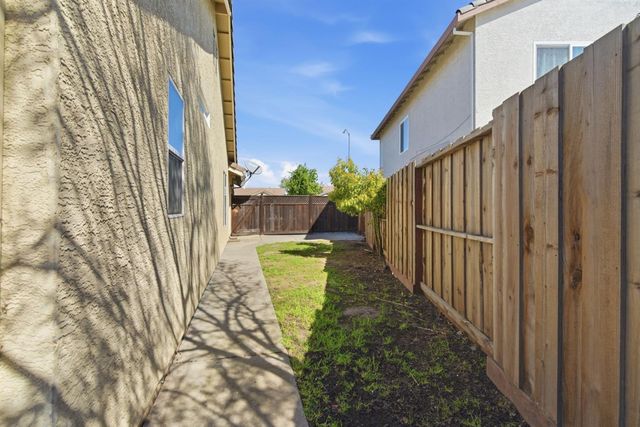 3920 Mount Ritter Ct, Stockton, CA 95212