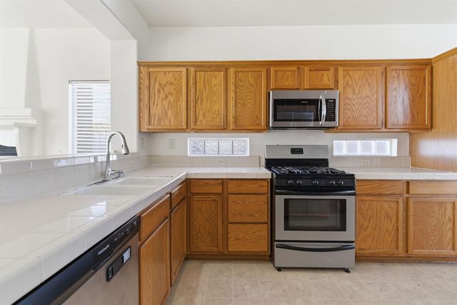 3920 Mount Ritter Ct, Stockton, CA 95212