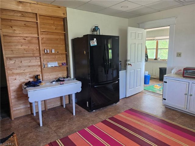 2729 Asbury Road, Mount Airy, NC 27030