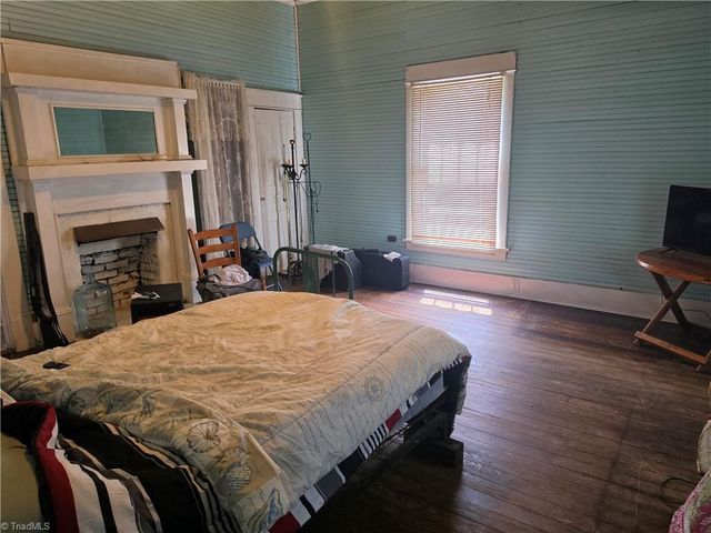 2729 Asbury Road, Mount Airy, NC 27030