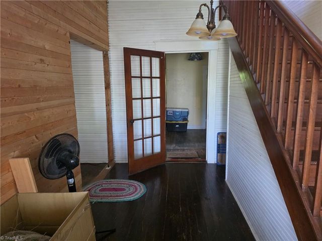 2729 Asbury Road, Mount Airy, NC 27030
