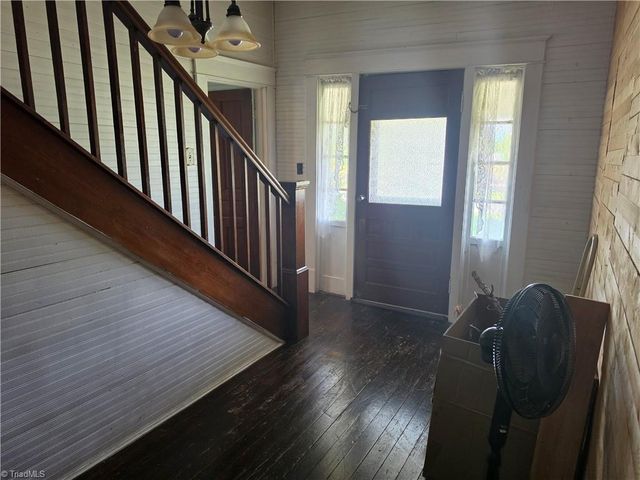 2729 Asbury Road, Mount Airy, NC 27030