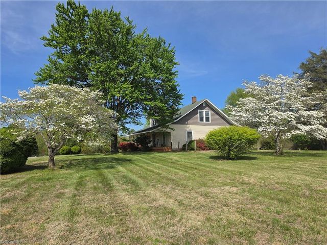 2729 Asbury Road, Mount Airy, NC 27030