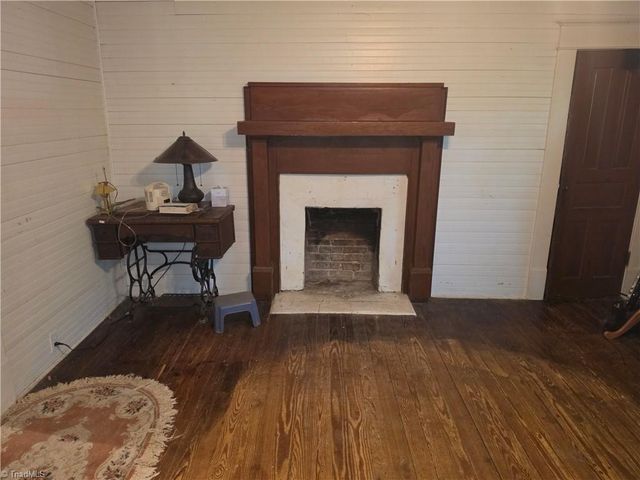 2729 Asbury Road, Mount Airy, NC 27030