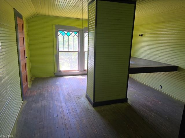 2729 Asbury Road, Mount Airy, NC 27030