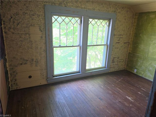 2729 Asbury Road, Mount Airy, NC 27030