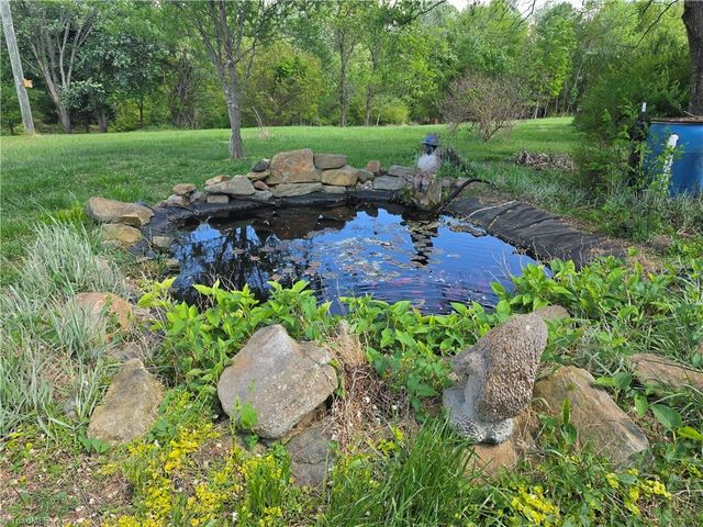2729 Asbury Road, Mount Airy, NC 27030
