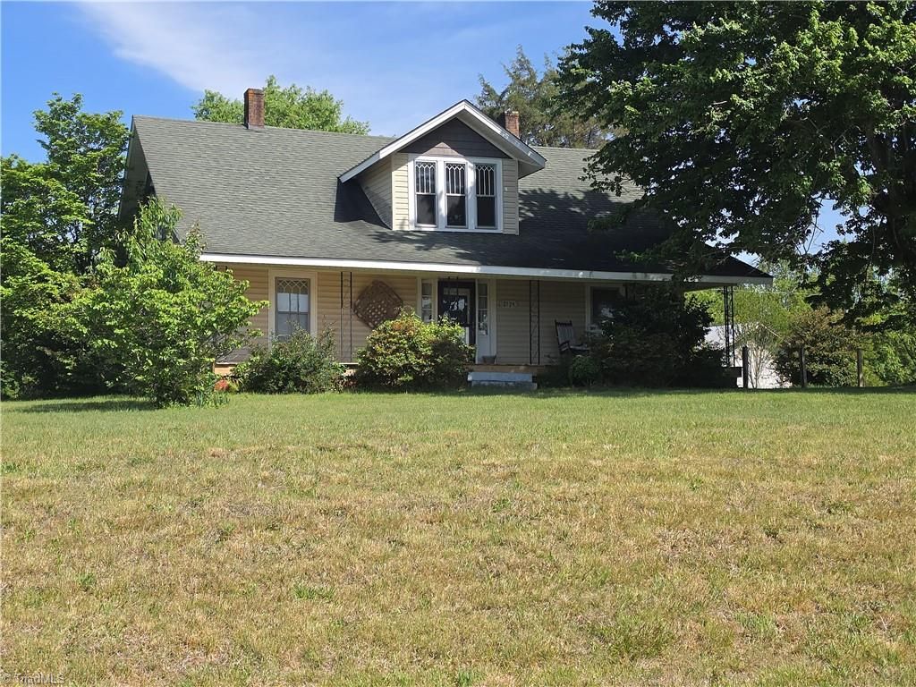 2729 Asbury Road, Mount Airy, NC 27030