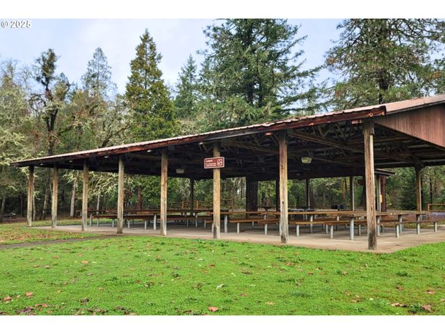 75 W MAIN St, Lowell, OR 97452