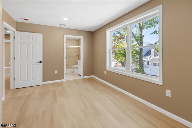 Harvey Ave, Rochelle Park Twp., NJ 07662