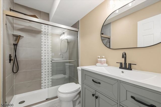 Harvey Ave, Rochelle Park Twp., NJ 07662