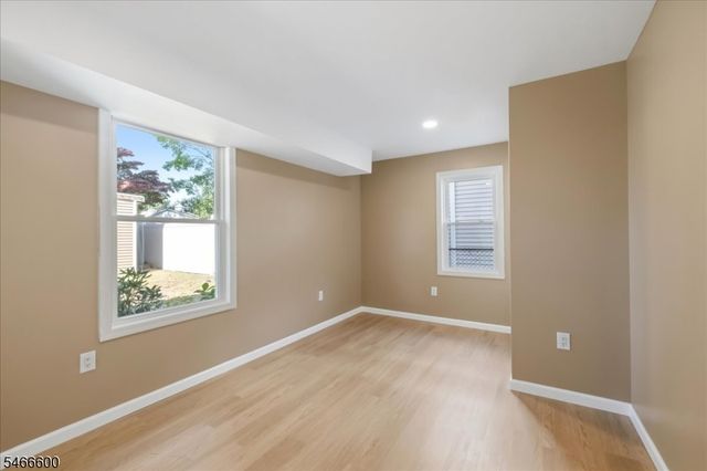 Harvey Ave, Rochelle Park Twp., NJ 07662