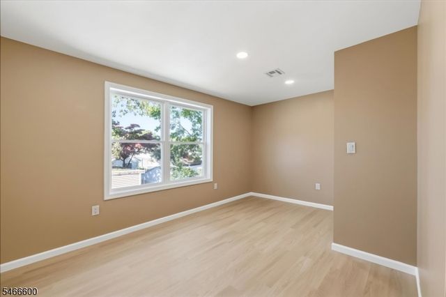 Harvey Ave, Rochelle Park Twp., NJ 07662