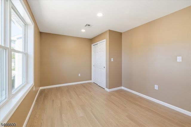 Harvey Ave, Rochelle Park Twp., NJ 07662