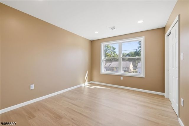 Harvey Ave, Rochelle Park Twp., NJ 07662