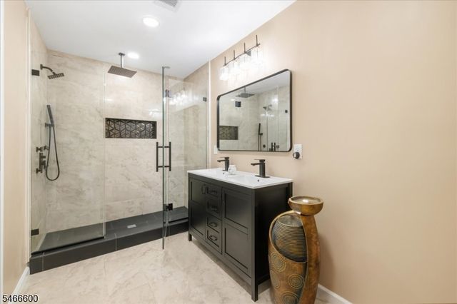 Harvey Ave, Rochelle Park Twp., NJ 07662