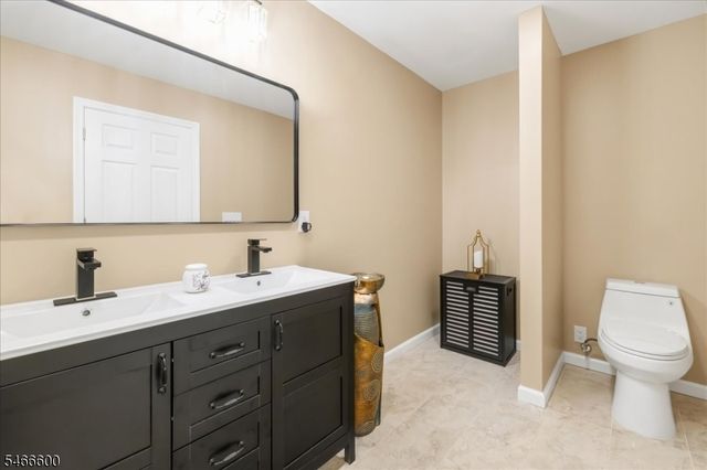 Harvey Ave, Rochelle Park Twp., NJ 07662