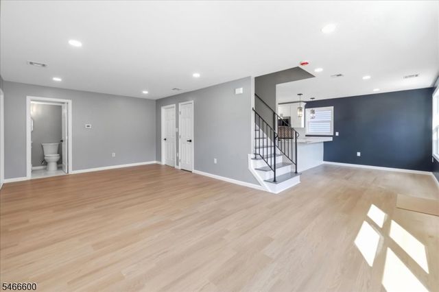 Harvey Ave, Rochelle Park Twp., NJ 07662
