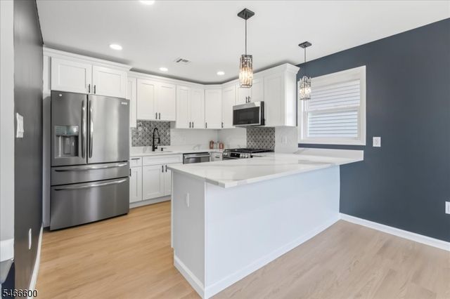 Harvey Ave, Rochelle Park Twp., NJ 07662