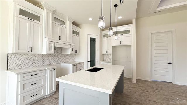 10125 Espada Drive, Edinburg, TX 78541