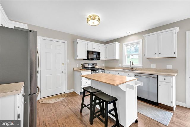 320 COACHMAN LN, Palmyra, PA 17078