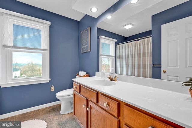 320 COACHMAN LN, Palmyra, PA 17078