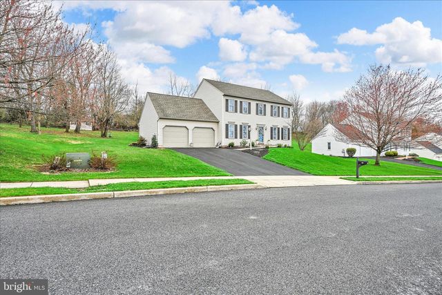 320 COACHMAN LN, Palmyra, PA 17078