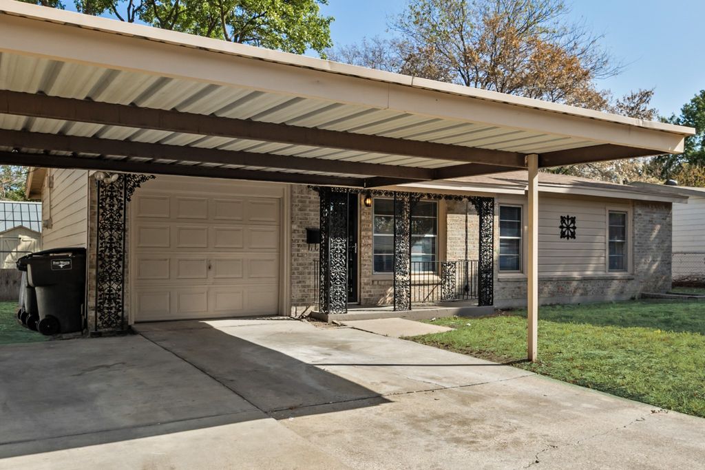 5533 Burton Avenue, Fort Worth, TX 76119 — photo 2