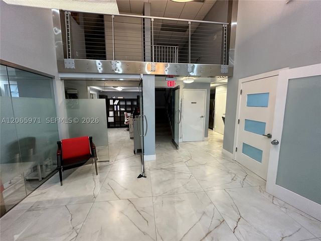 5941 NW 173rd Dr B-8, Hialeah, FL 33015