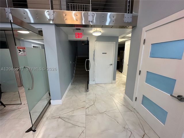 5941 NW 173rd Dr B-8, Hialeah, FL 33015
