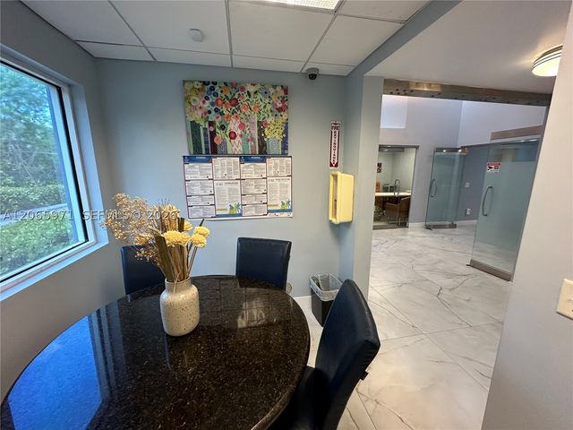 5941 NW 173rd Dr B-8, Hialeah, FL 33015