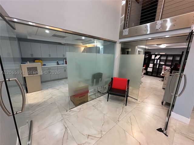 5941 NW 173rd Dr B-8, Hialeah, FL 33015
