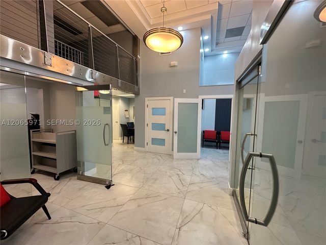 5941 NW 173rd Dr B-8, Hialeah, FL 33015