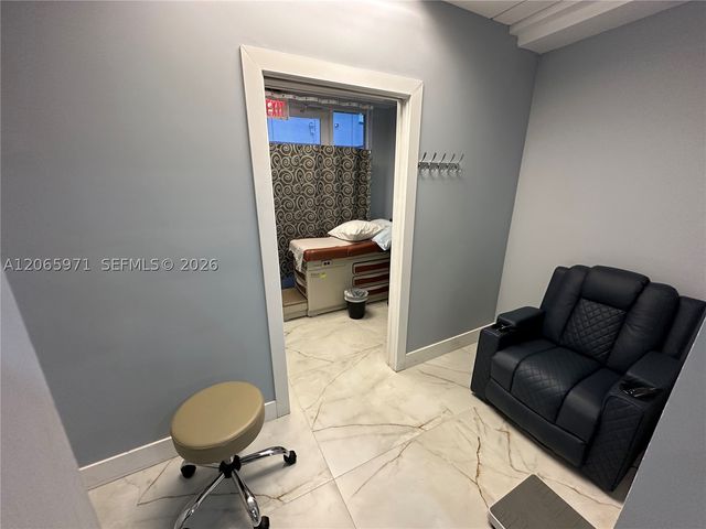 5941 NW 173rd Dr B-8, Hialeah, FL 33015