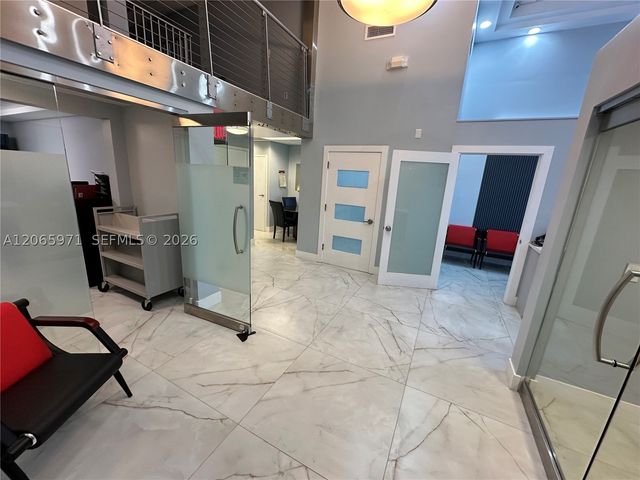 5941 NW 173rd Dr B-8, Hialeah, FL 33015
