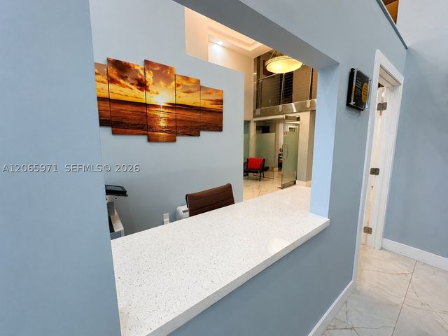 5941 NW 173rd Dr B-8, Hialeah, FL 33015