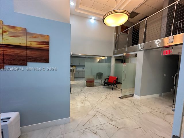 5941 NW 173rd Dr B-8, Hialeah, FL 33015