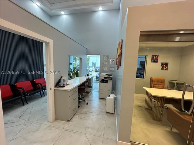 5941 NW 173rd Dr B-8, Hialeah, FL 33015