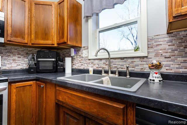 1814 Leland Road, Kimball, MI 48074