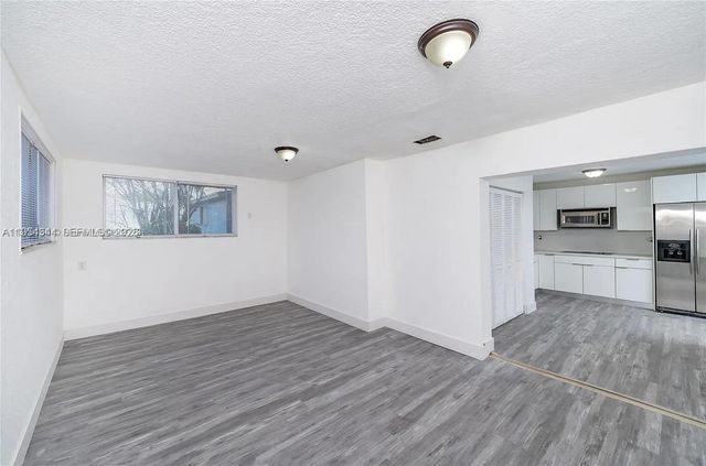 11950 SW 182nd Ter, Miami, FL 33177