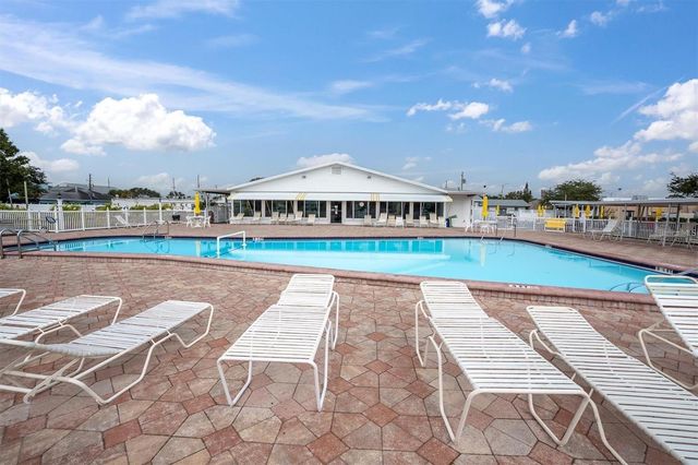 5850 21ST STREET N 15, St Petersburg, FL 33714