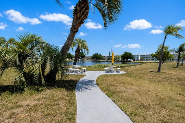 5850 21ST STREET N 15, St Petersburg, FL 33714