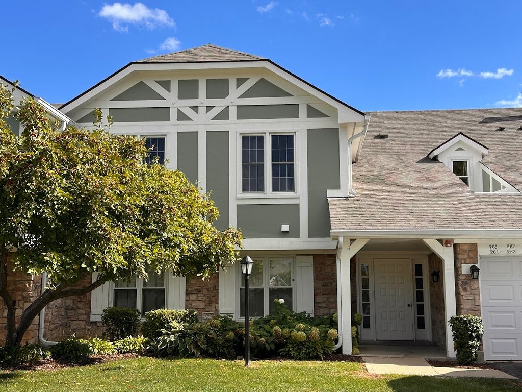 263 Southwick Court 9-34, Vernon Hills, IL 60061