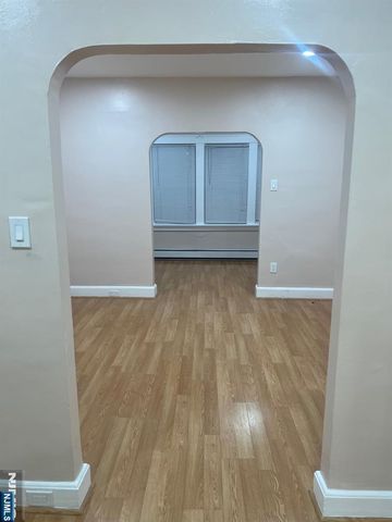 34 Park Row 1, Wallington, NJ 07057