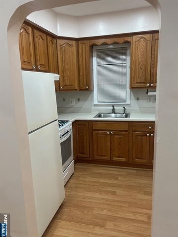 34 Park Row 1, Wallington, NJ 07057