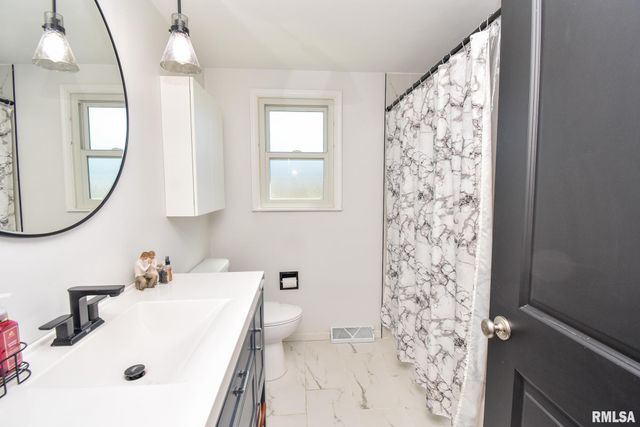 701 BELAIRE Drive, Washington, IL 61571