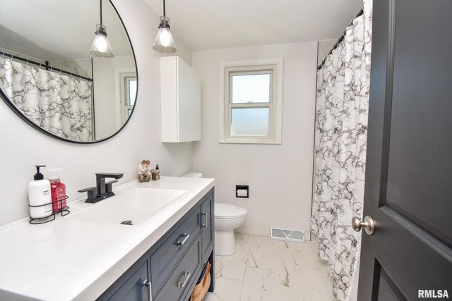 701 BELAIRE Drive, Washington, IL 61571