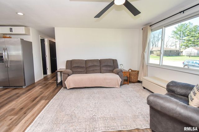 701 BELAIRE Drive, Washington, IL 61571